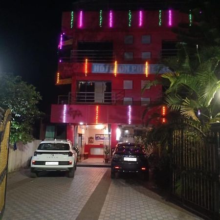 On Point Plaza Bed & Breakfast Murūd Екстериор снимка