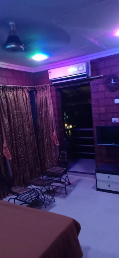 On Point Plaza Bed & Breakfast Murūd Екстериор снимка