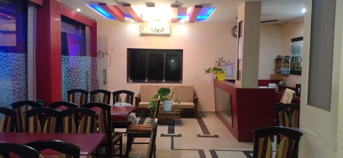On Point Plaza Bed & Breakfast Murūd Екстериор снимка