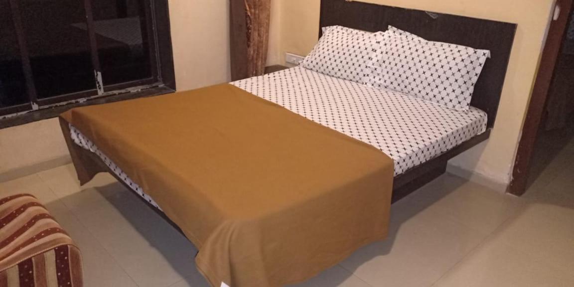 On Point Plaza Bed & Breakfast Murūd Екстериор снимка