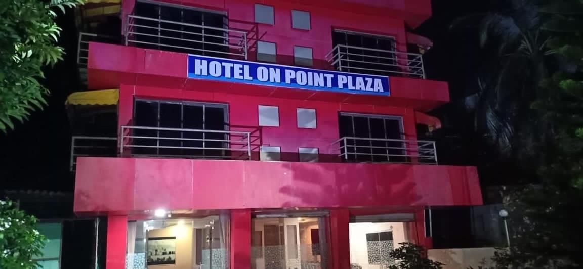 On Point Plaza Bed & Breakfast Murūd Екстериор снимка