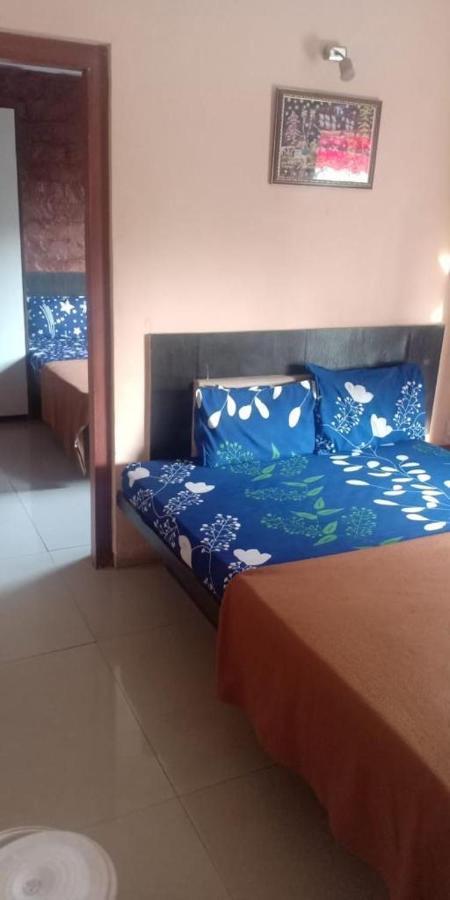 On Point Plaza Bed & Breakfast Murūd Екстериор снимка