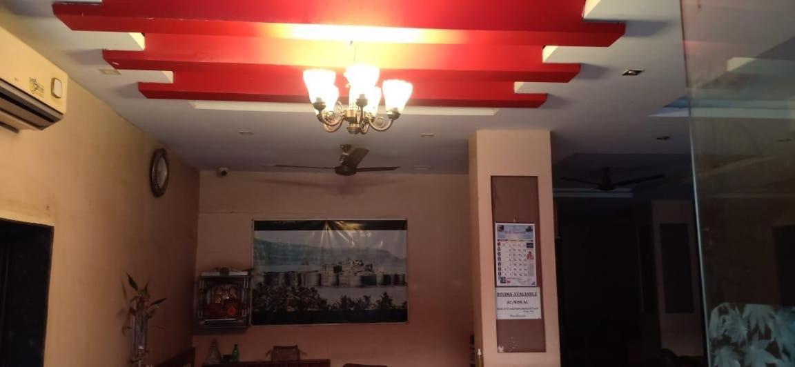 On Point Plaza Bed & Breakfast Murūd Екстериор снимка